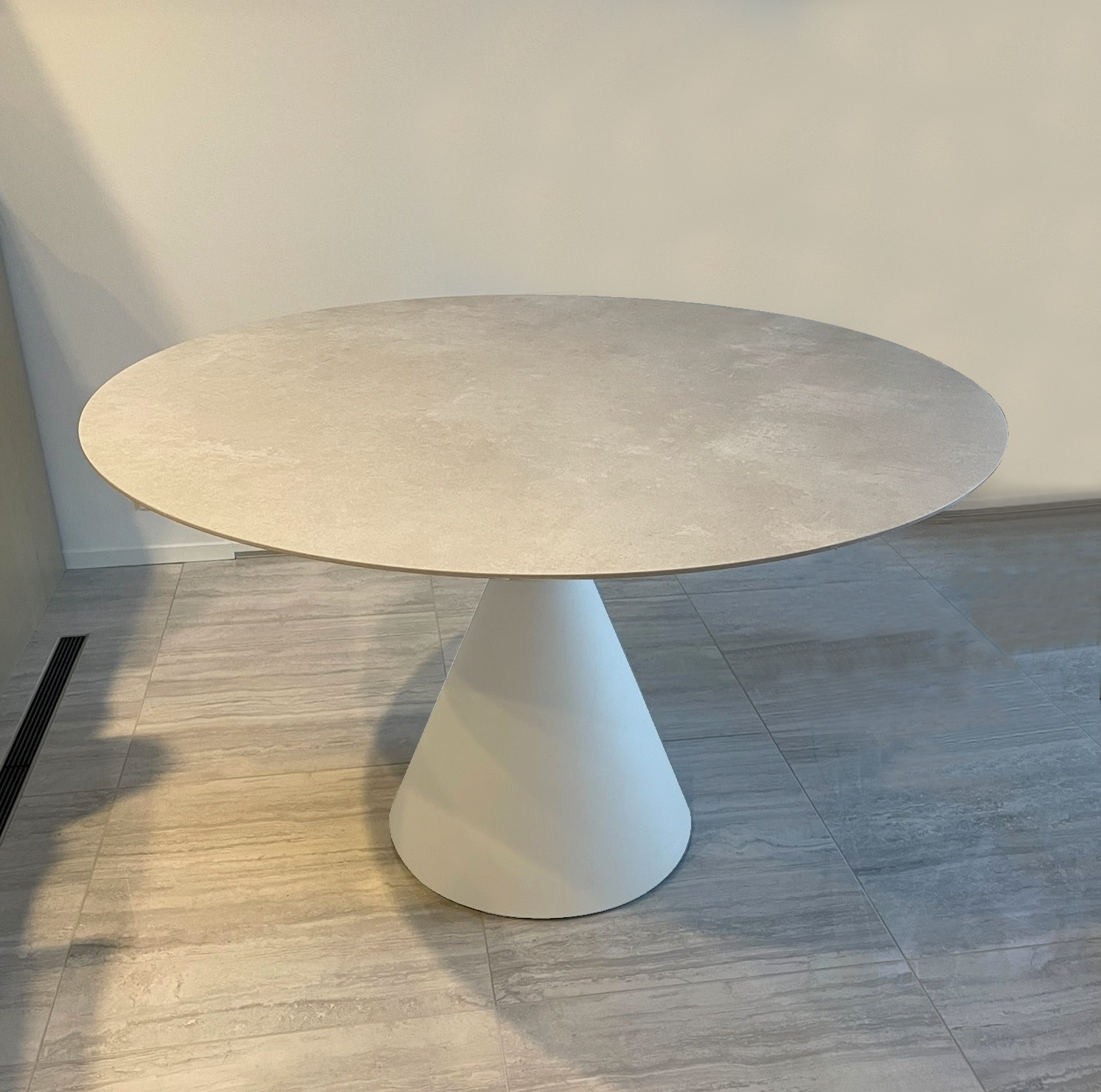 納品実績 DESALTO CLAYテーブル