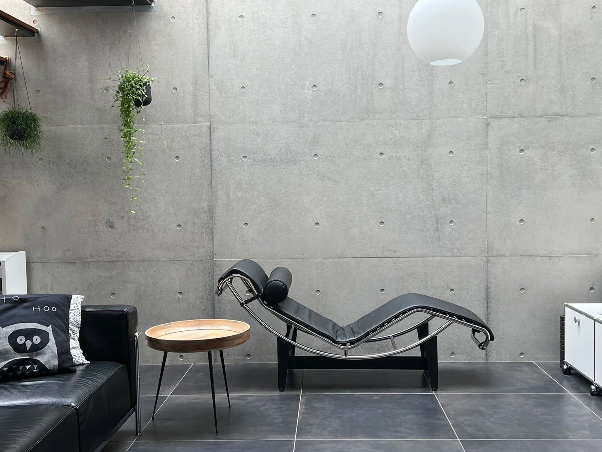 納品実績 Cassina 4 CHAISE LONGUE A REGLAGE CONTINU(LC4)