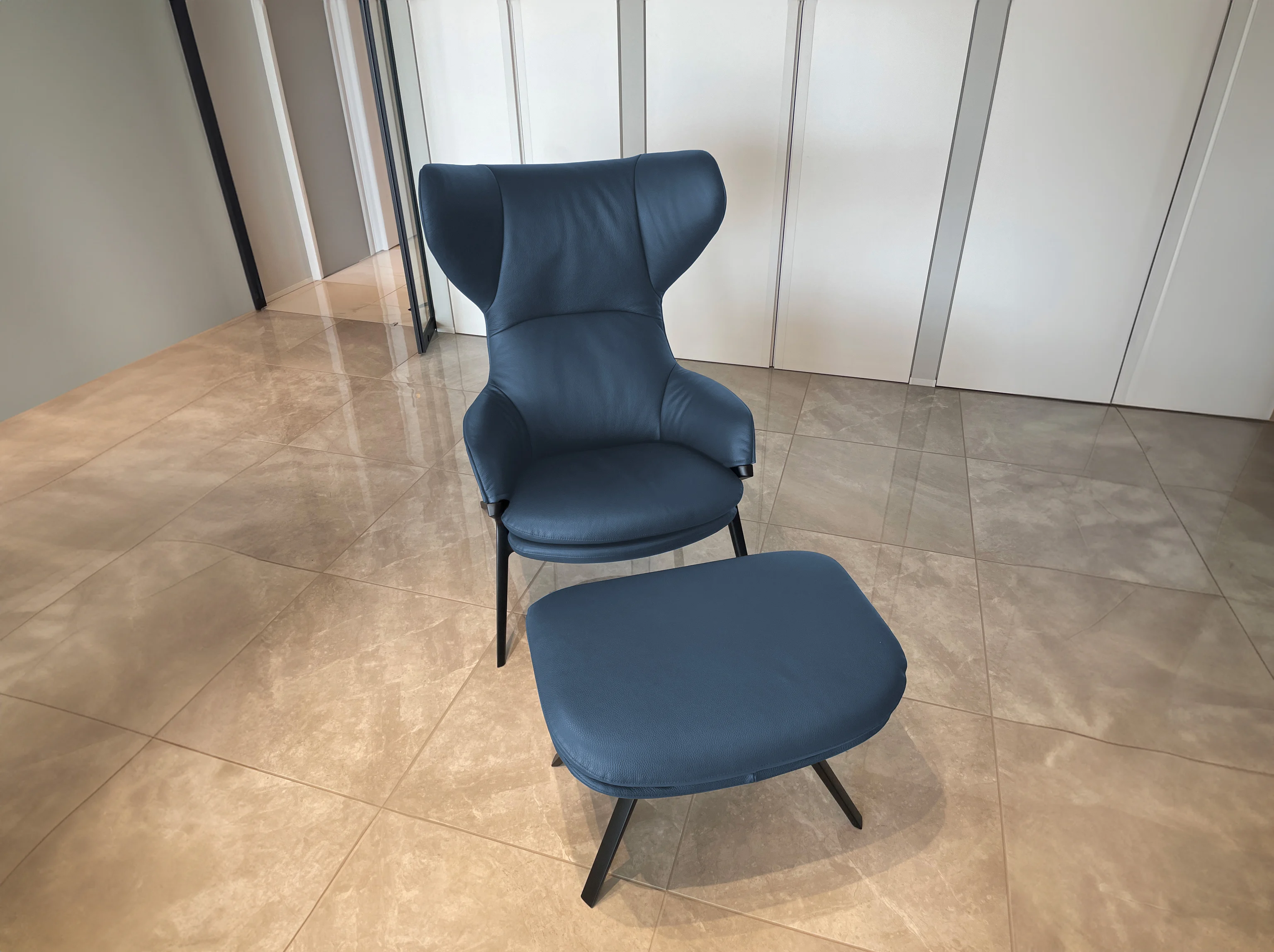 納品実績 Cassina P22 Lounge Chair/Footrest
