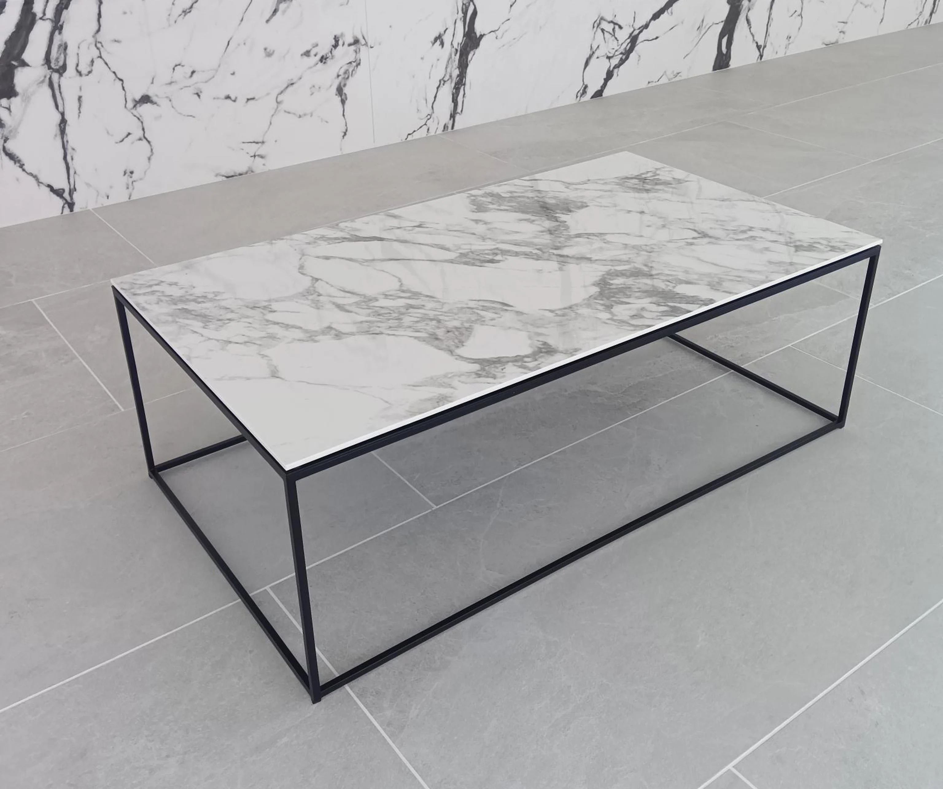 納品実績 Calligaris THIN