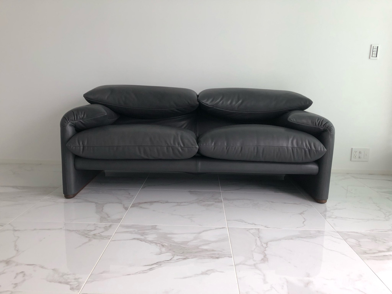 納品実績 Cassina MARALUNGAソファ