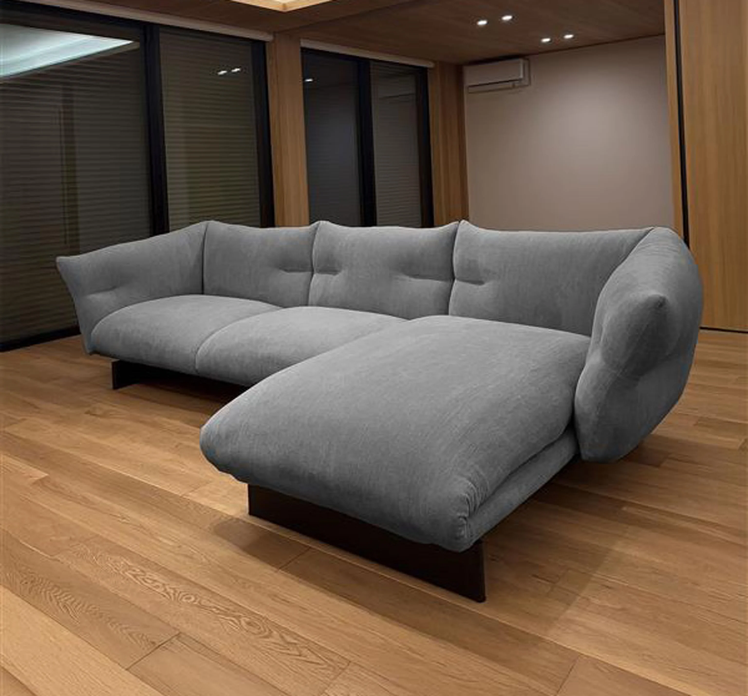 納品実績 Cassina MONCLOUD sofa