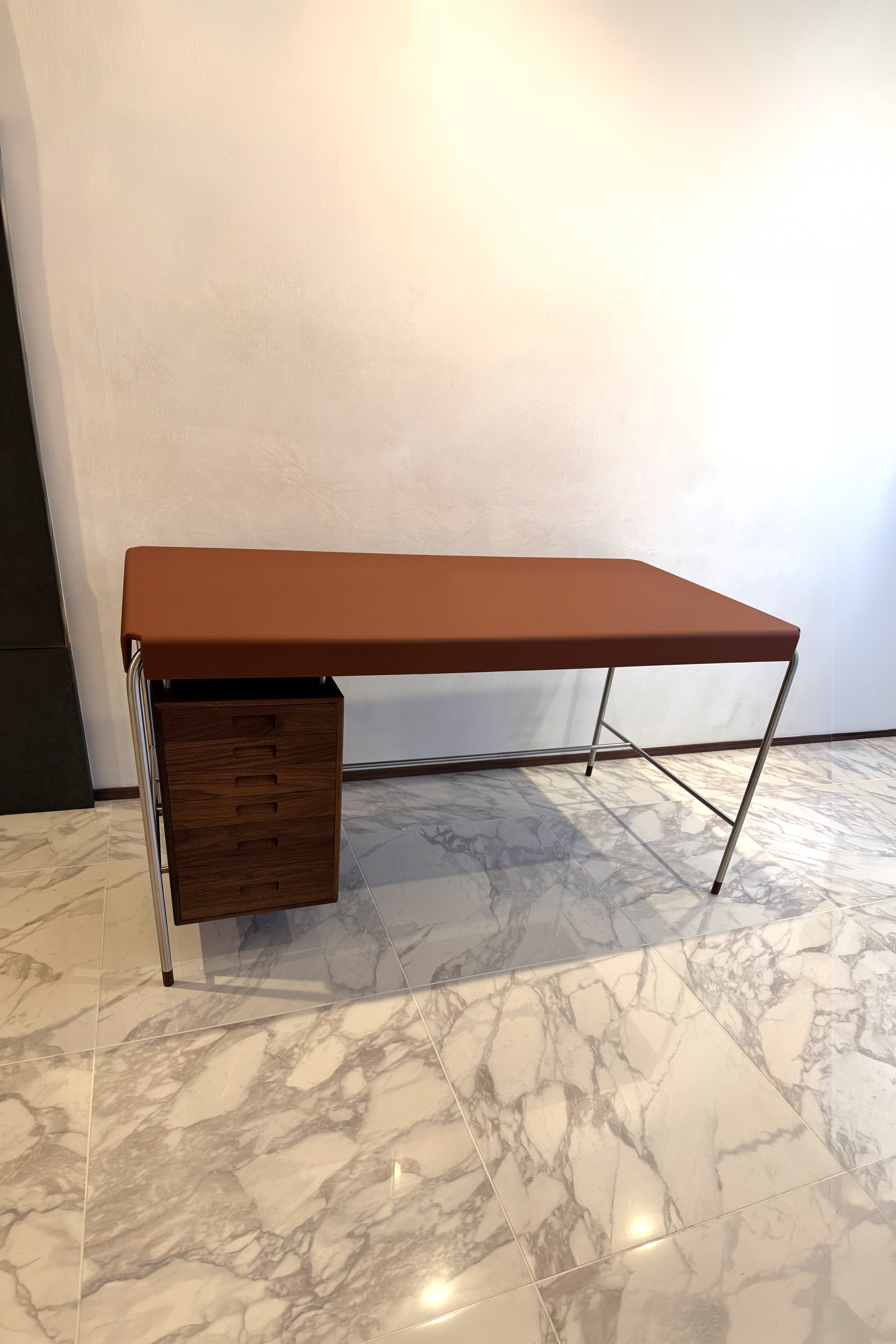 納品実績 Carlhansen & Son AJ52デスク