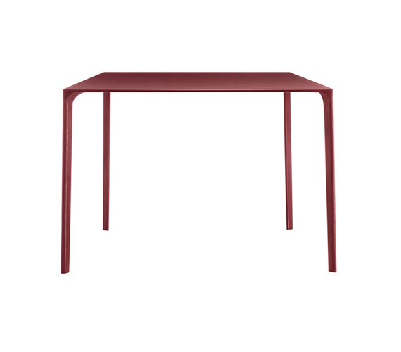 Nuur Table