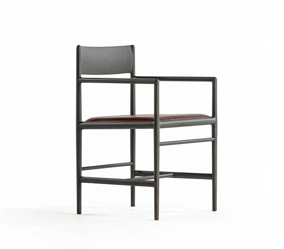 A chair on the vertical axis- armchair