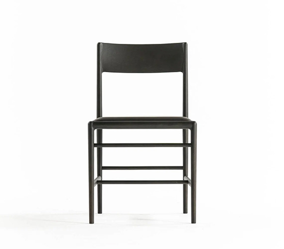 A chair on the vertical axis – side chair