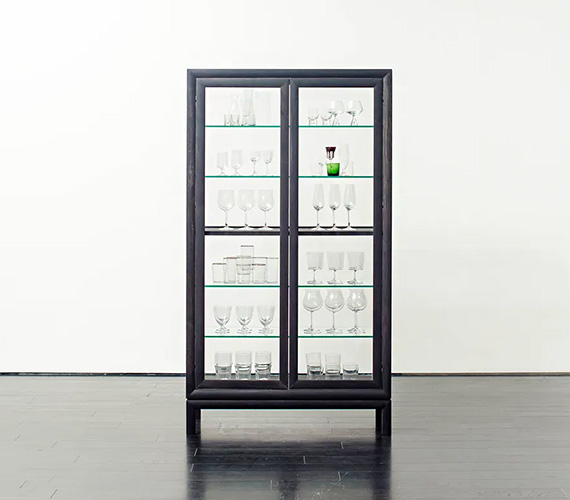 transparent cabinet for individual objects